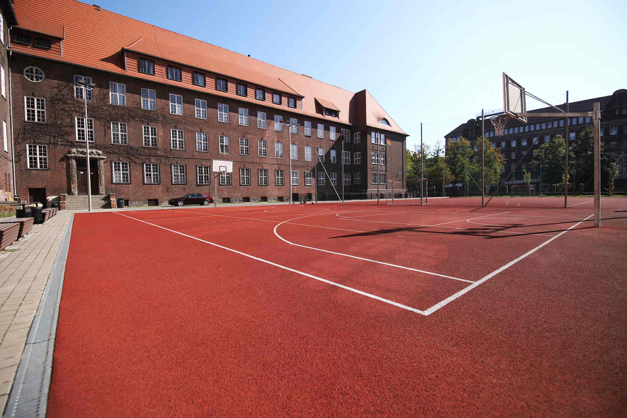 Boisko z nawierzchnią poliuretanową_1